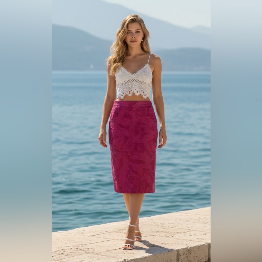 Elegant Pink Women's Italian Leather Skirt